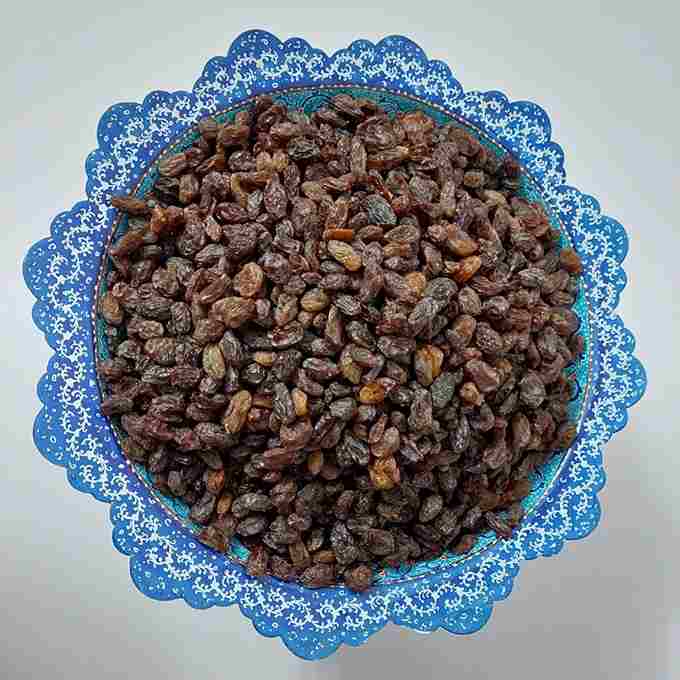 تصویر 1 از کشمش سالاد خوش طعم مناسب ترکیب با انواع سالاد